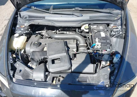 2008 Volvo S40 T5 z USA, uszkodzony, nr VIN YV1MS672982351036